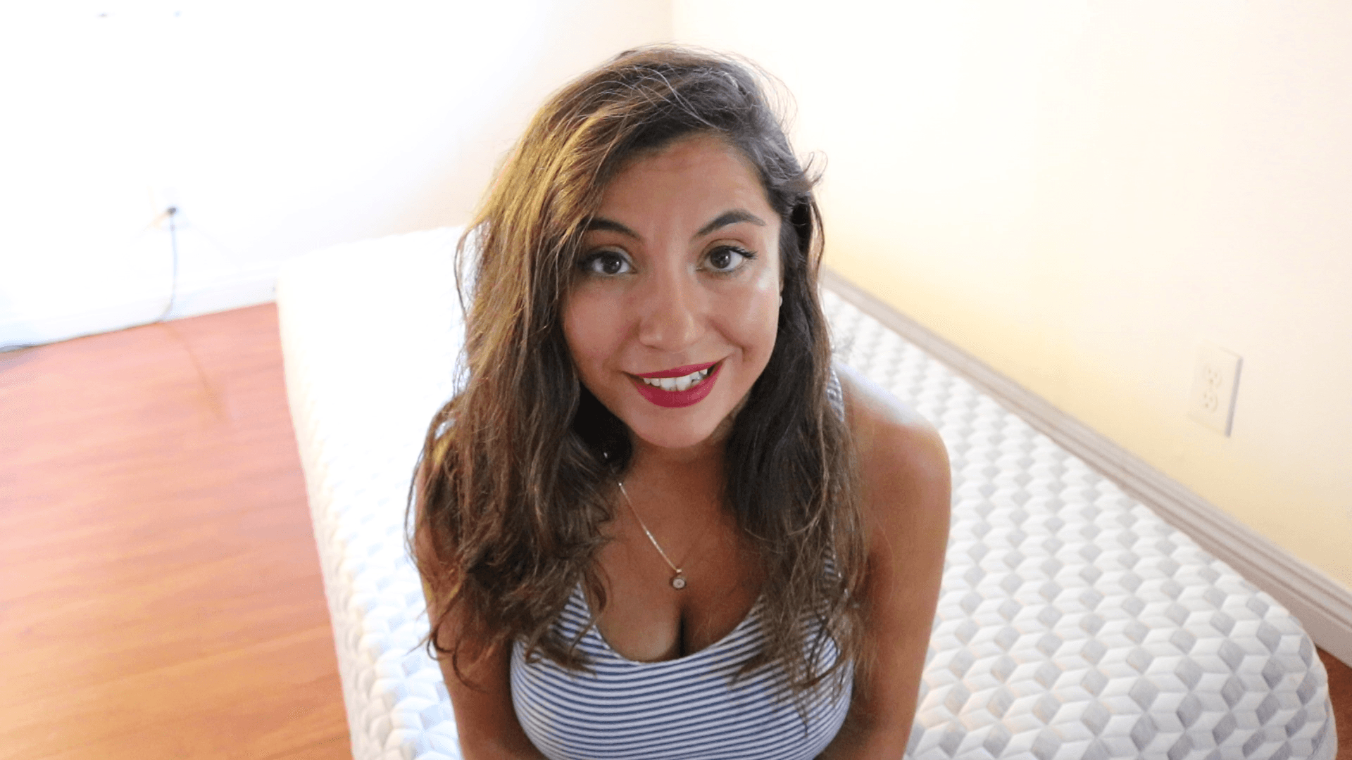 Layla Mattress review, mattress reviews, girl on the mattress