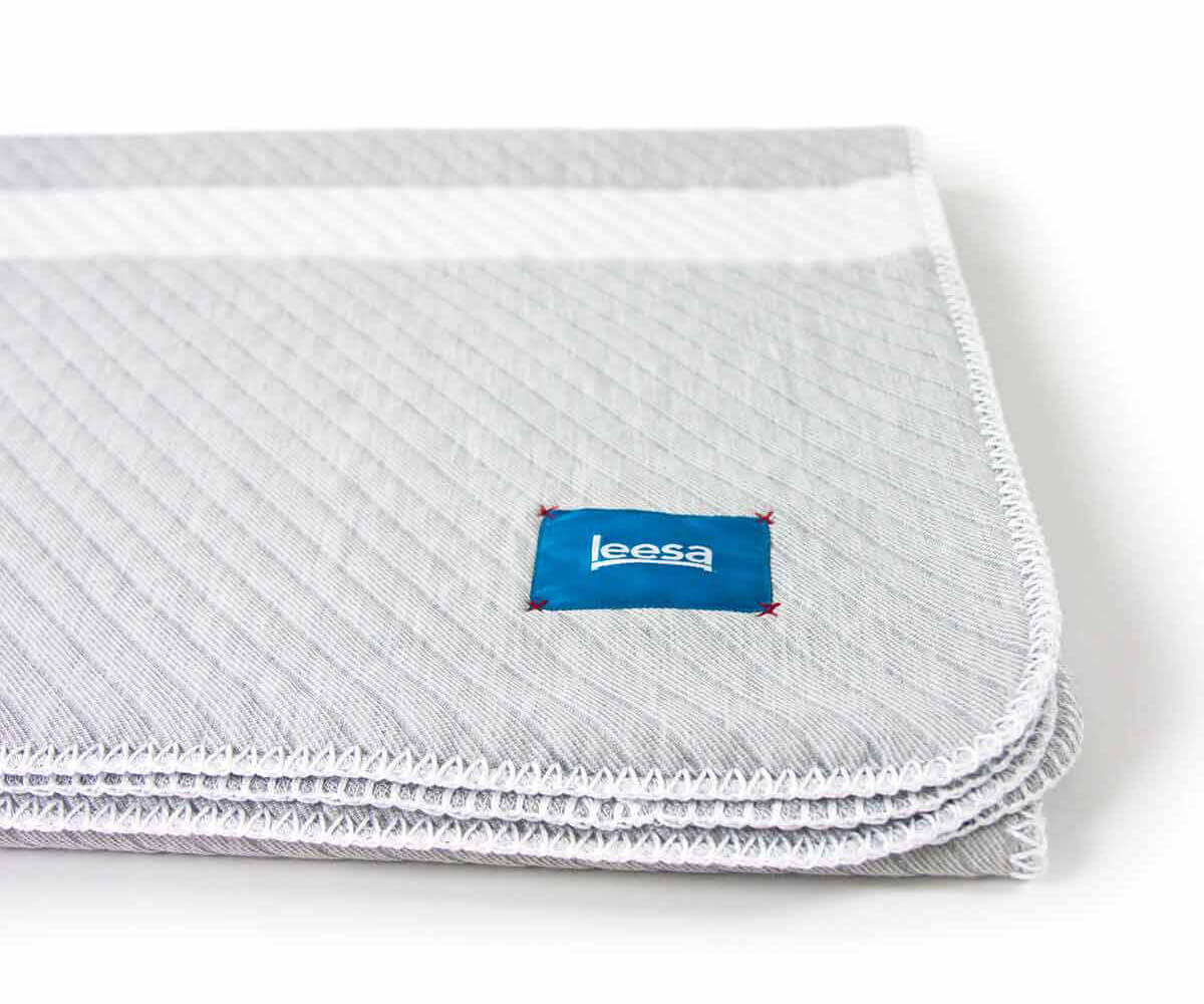 Leesa Blanket Review – Crazy Comfy or Not?